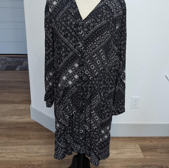 Women's dress - Picture 11 of 11